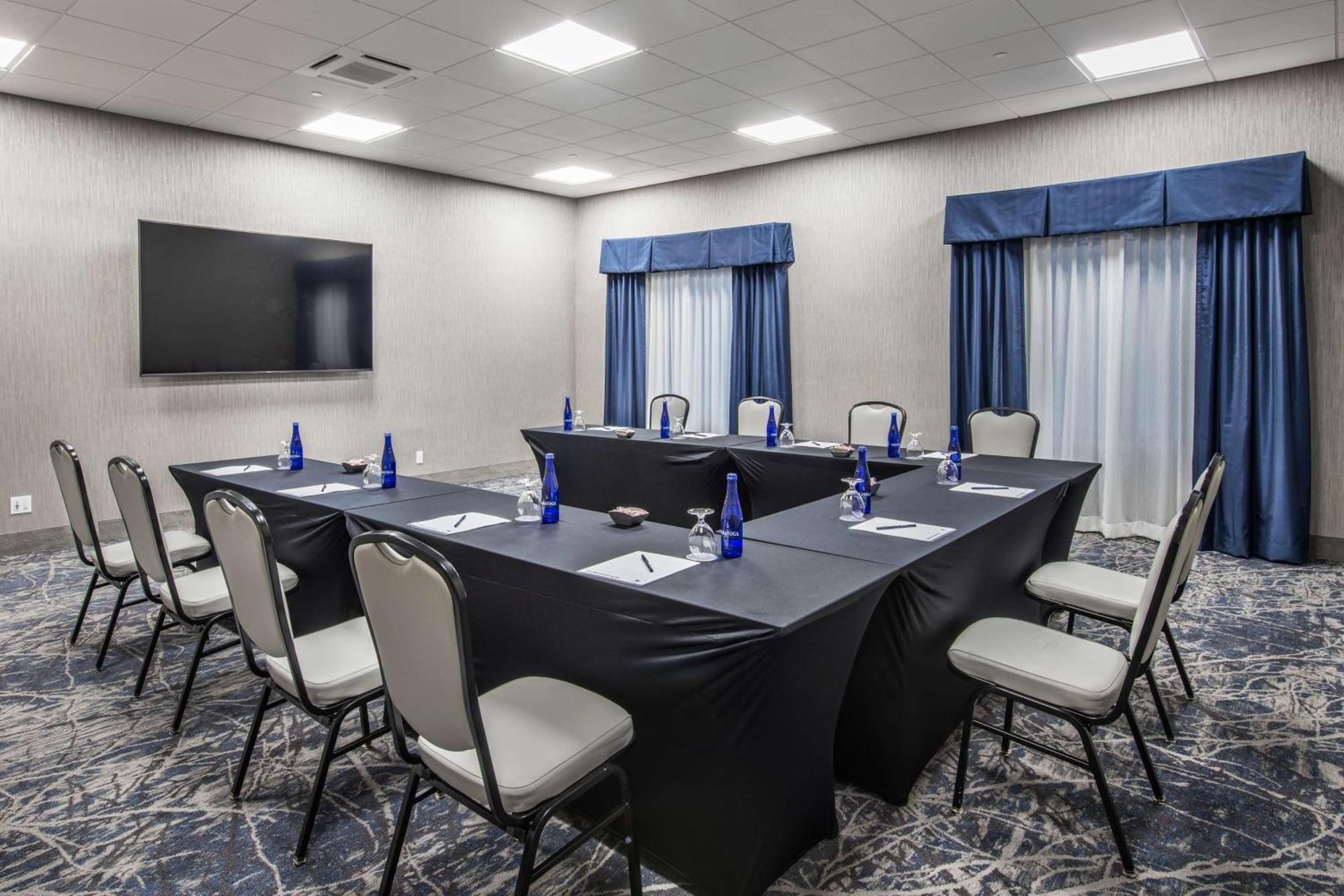 Отель Doubletree By Hilton Monroe Township Cranbury Rossmoor Экстерьер фото