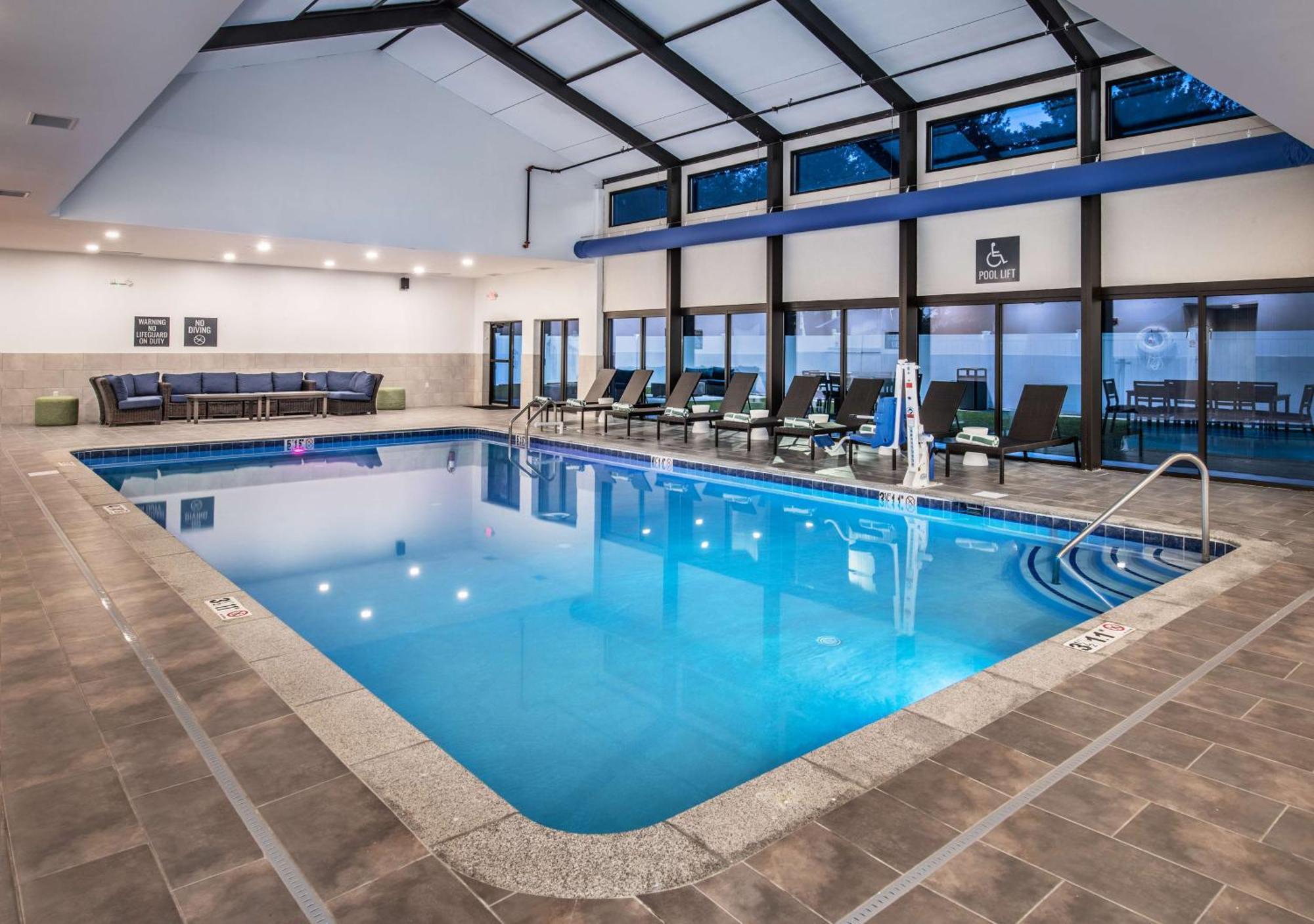 Отель Doubletree By Hilton Monroe Township Cranbury Rossmoor Экстерьер фото
