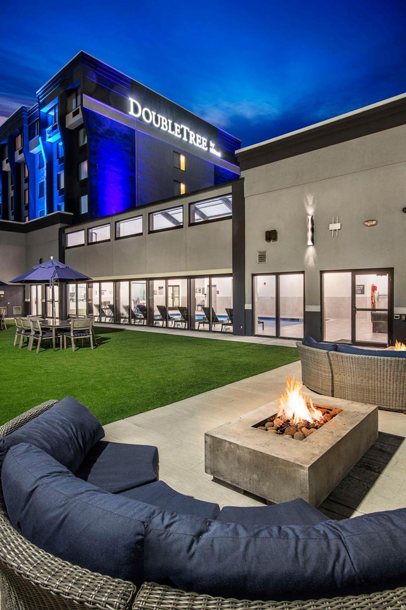 Отель Doubletree By Hilton Monroe Township Cranbury Rossmoor Экстерьер фото